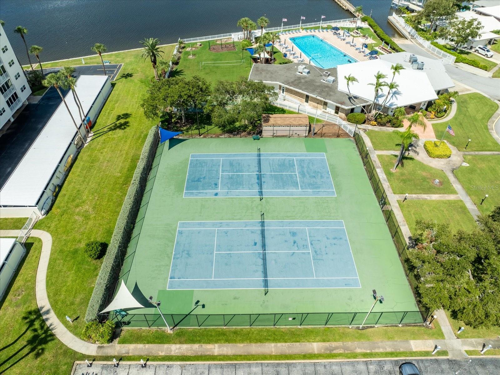 IMPERIAL POINT CONDO - Residential