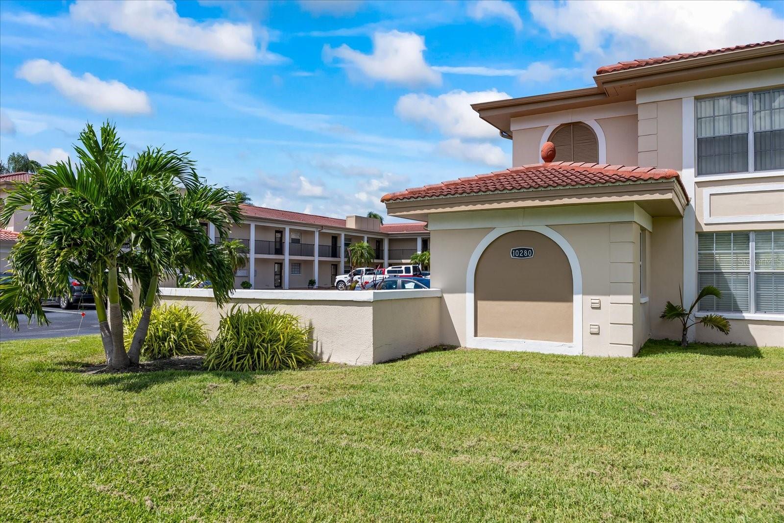 IMPERIAL POINT CONDO - Residential