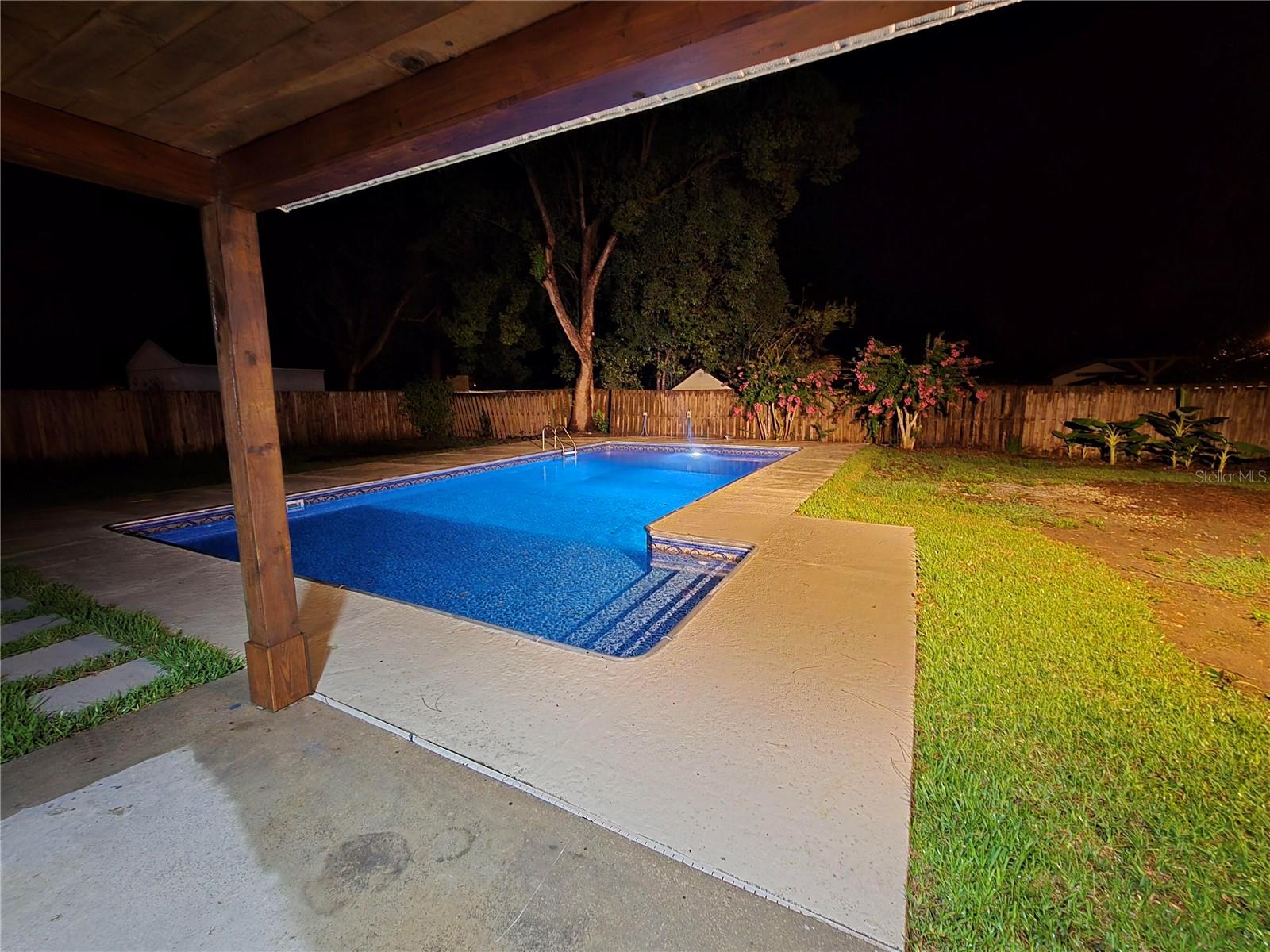 COUNTRY ESTATE - Residential