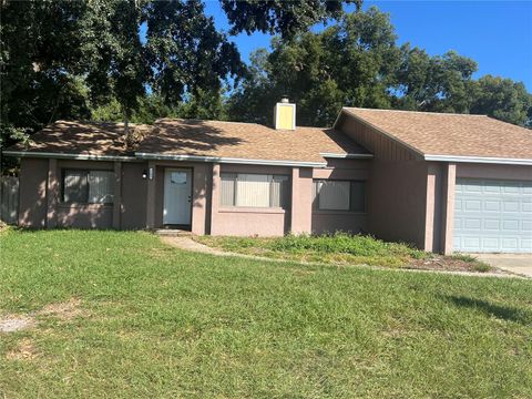 A home in LAKE MARY