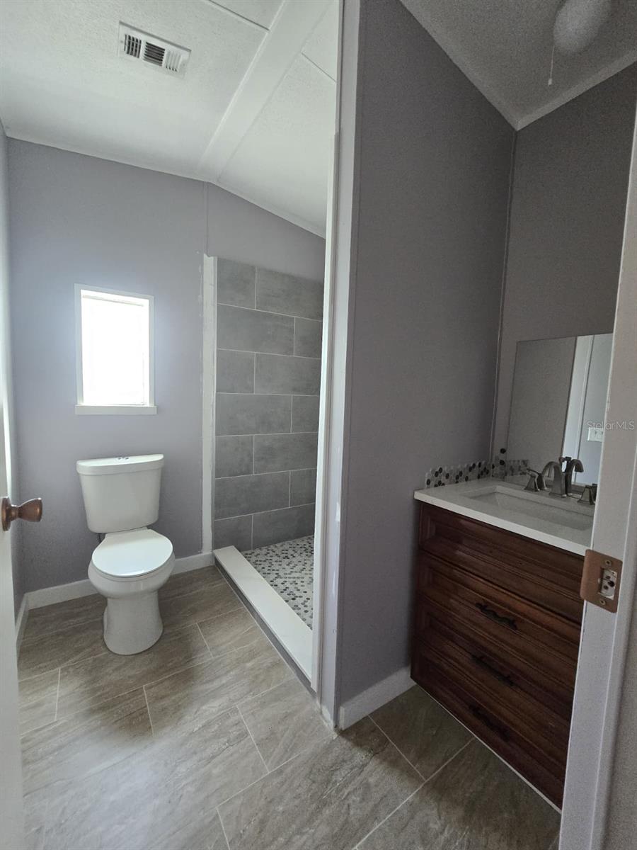 PHOENIX 02 PH 01 - Residential Lease