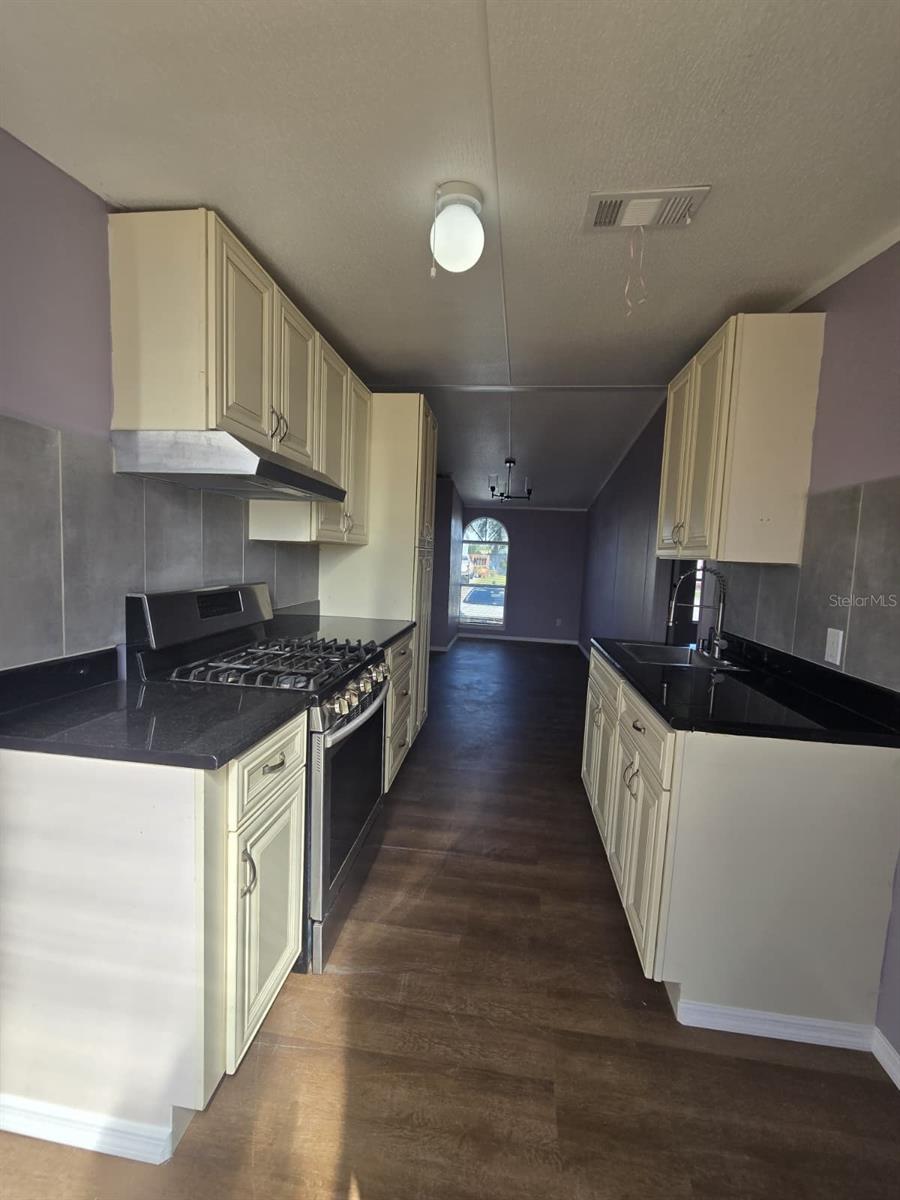 PHOENIX 02 PH 01 - Residential Lease