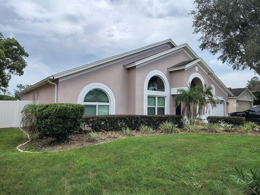 811 SAND RIDGE DRIVE