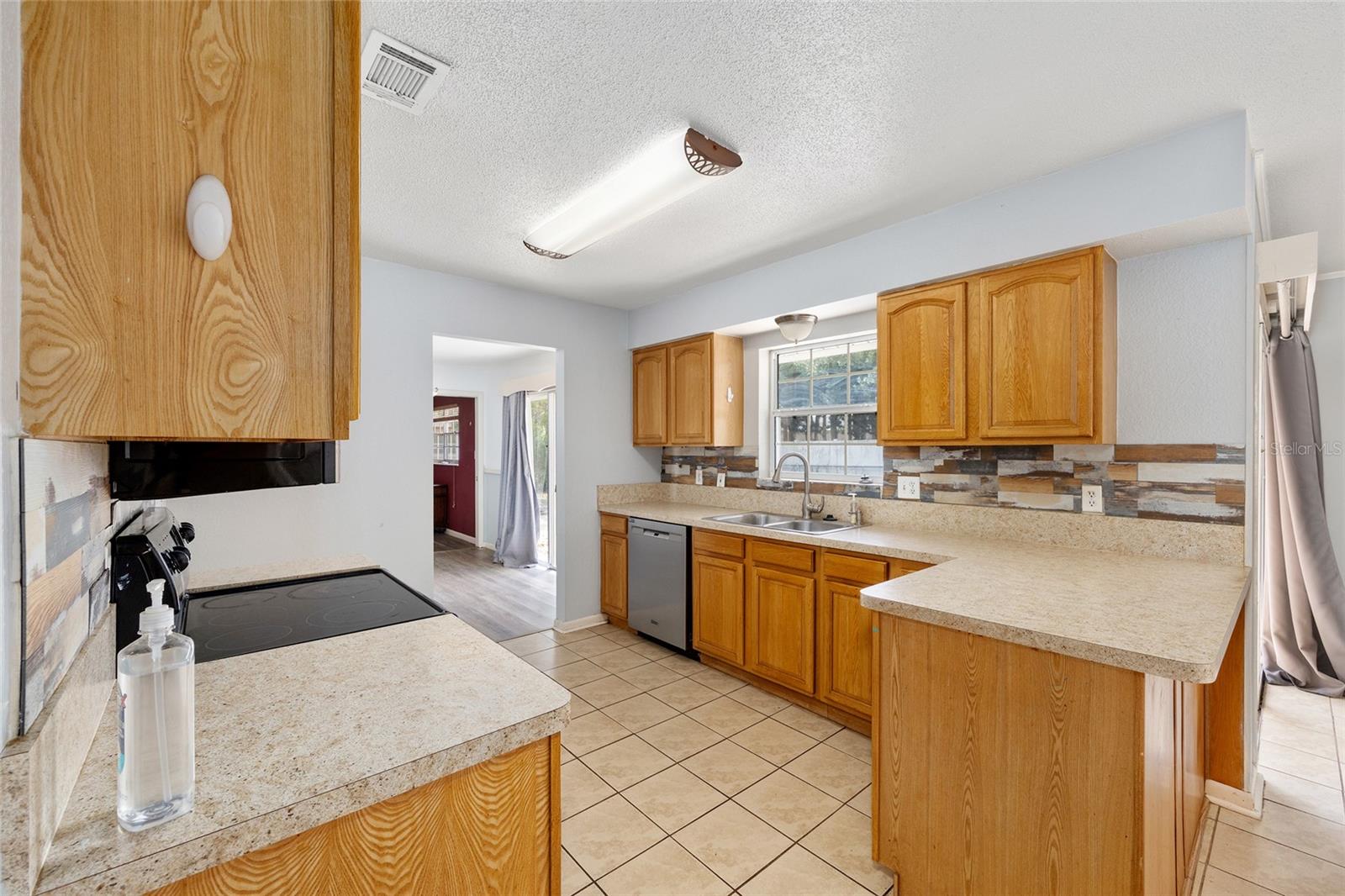 HERITAGE HILLS REP - Residential