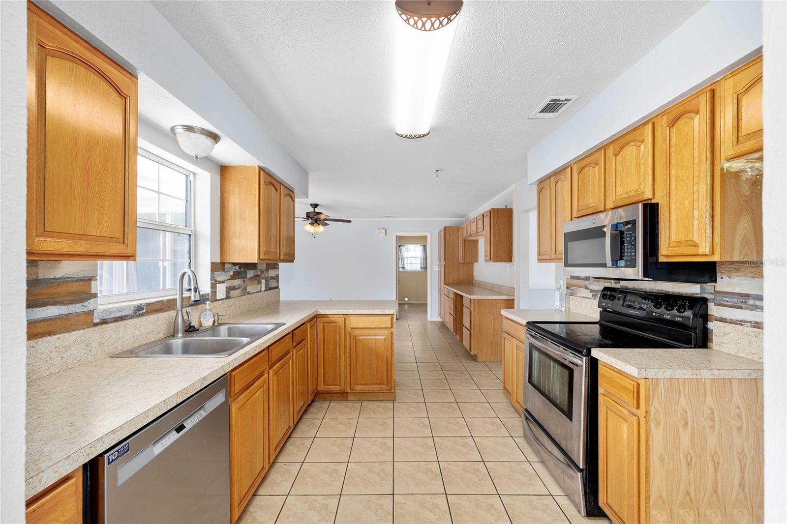 HERITAGE HILLS REP - Residential