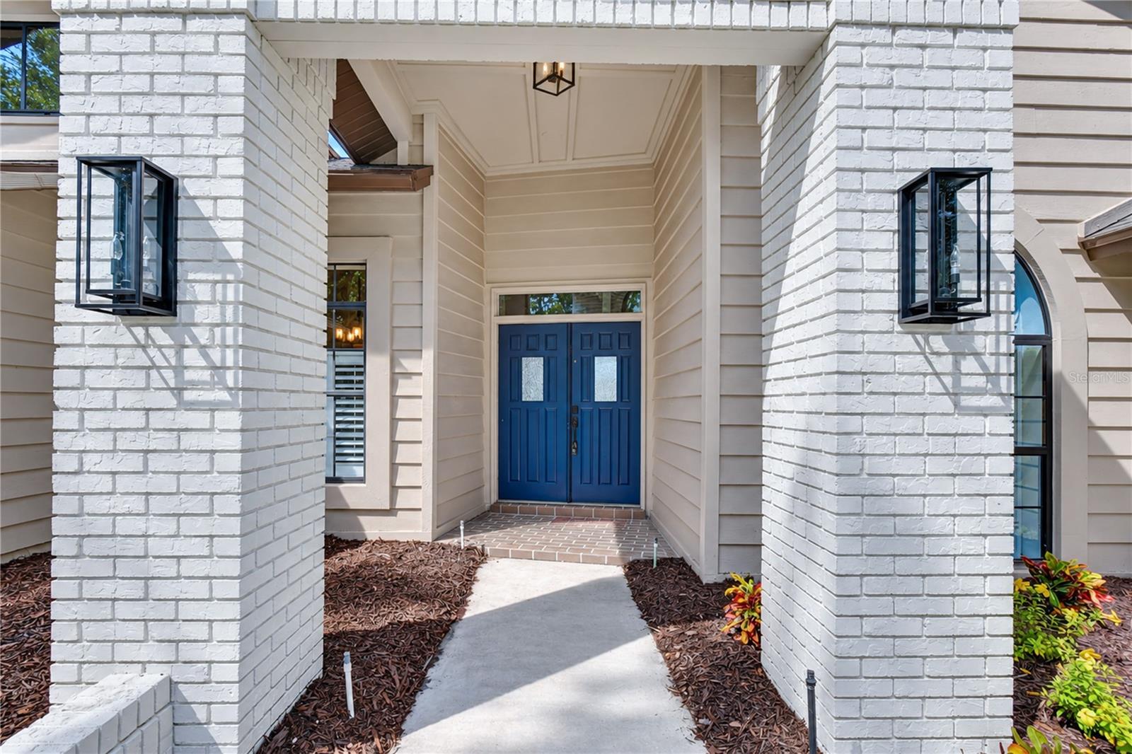 806 SANDRINGHAM LANE