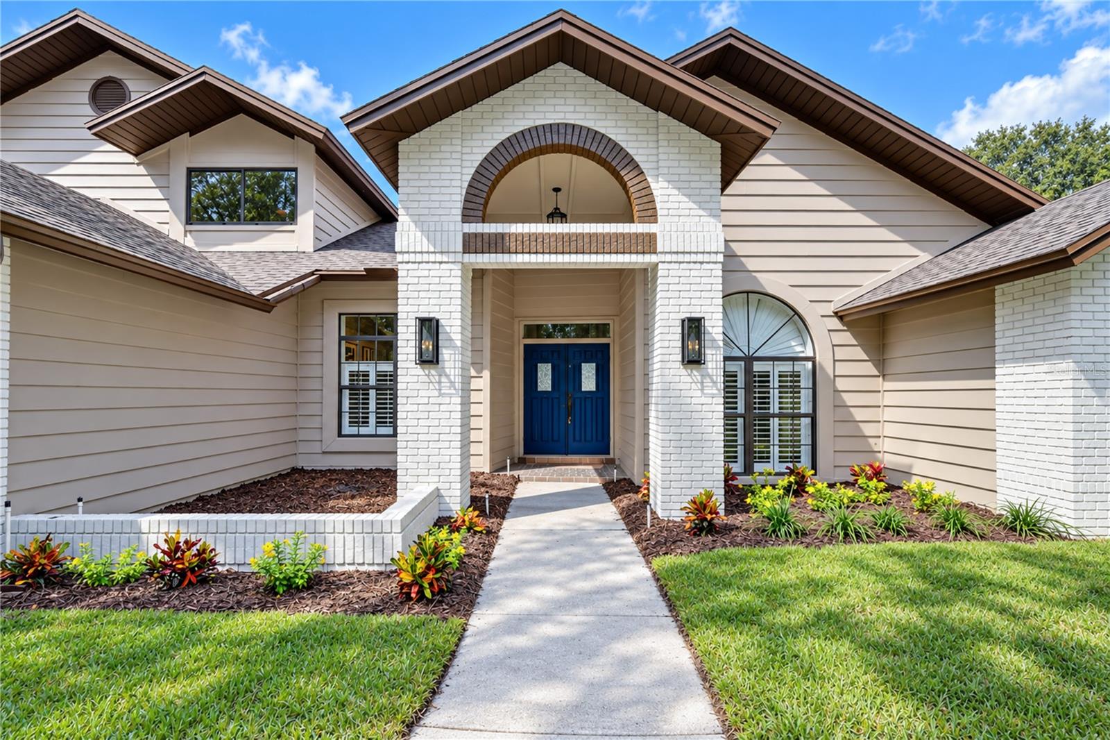 806 SANDRINGHAM LANE