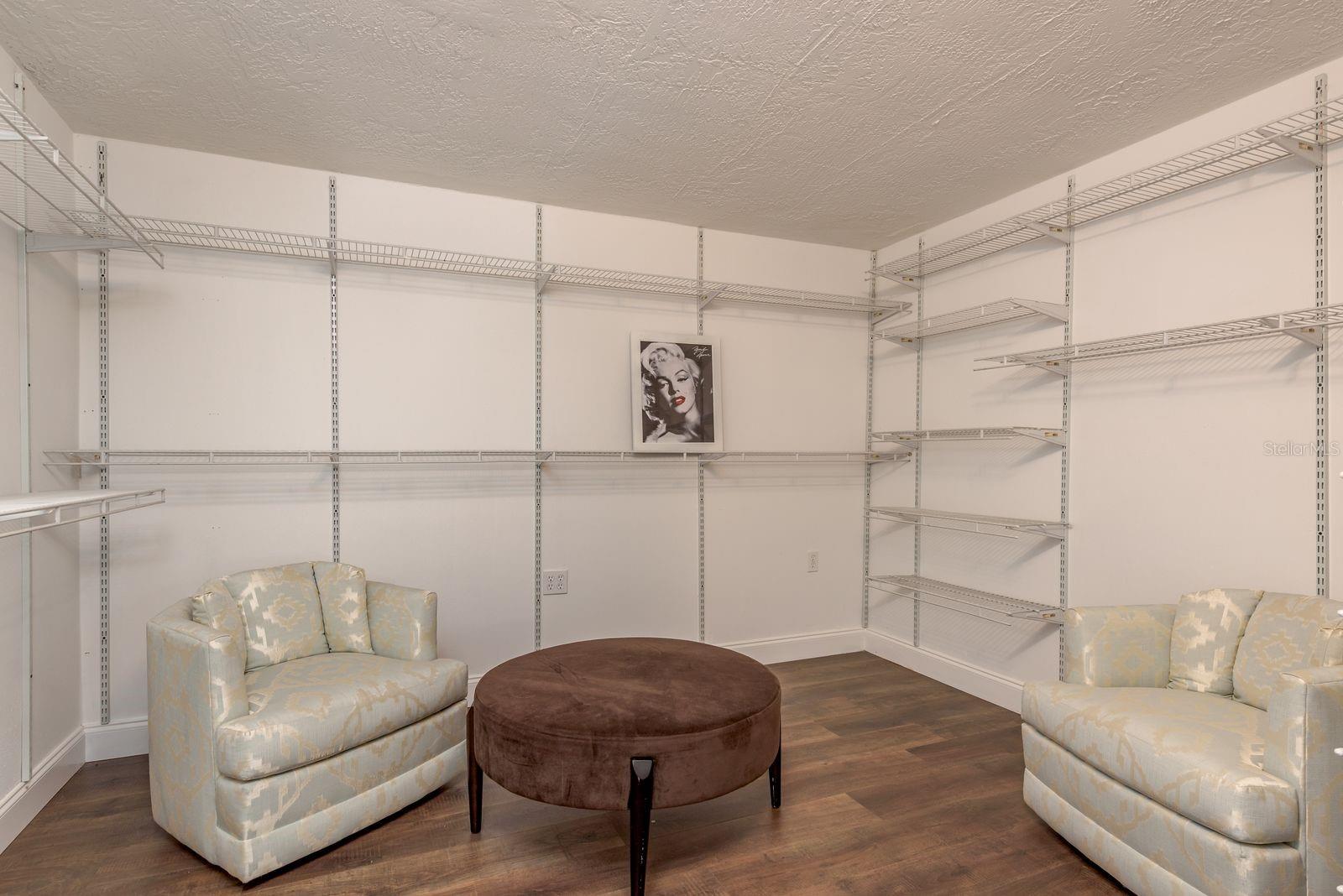 REGENCY PARK - Residential