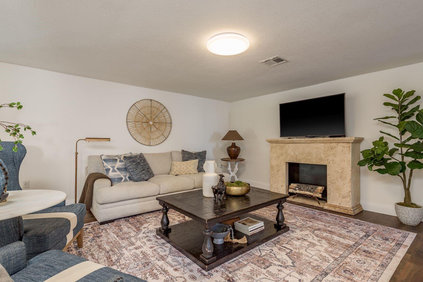 REGENCY PARK - Residential