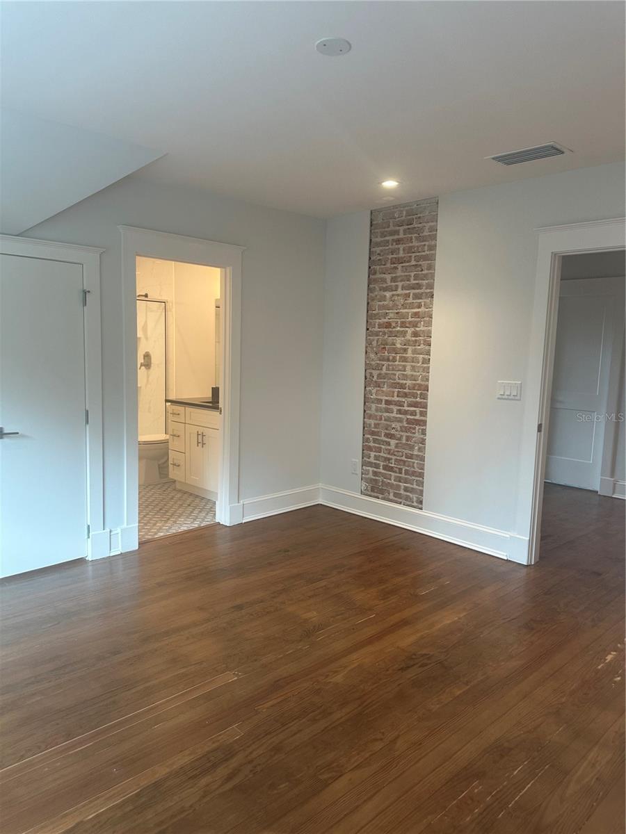 TRINITY DOWNTOWN REP - Residential Lease