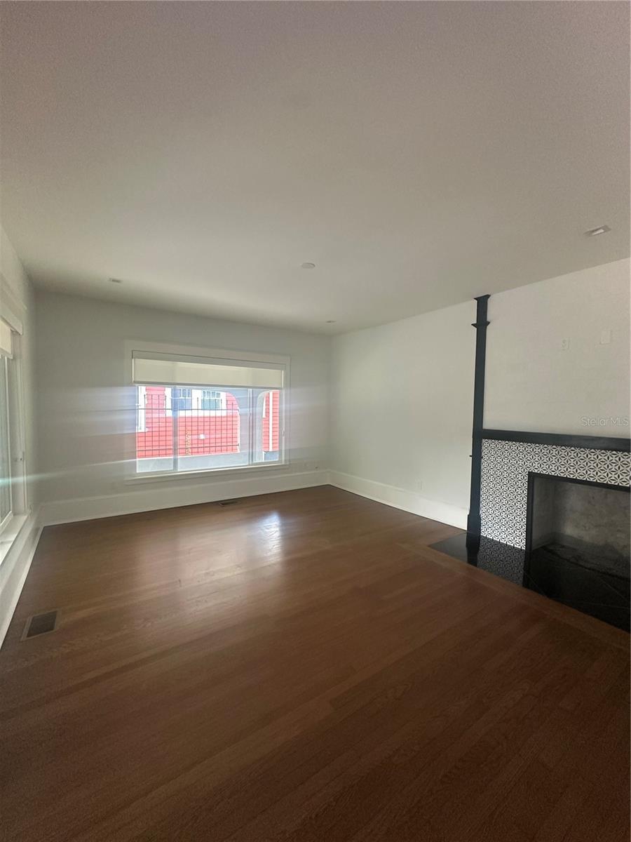 TRINITY DOWNTOWN REP - Residential Lease