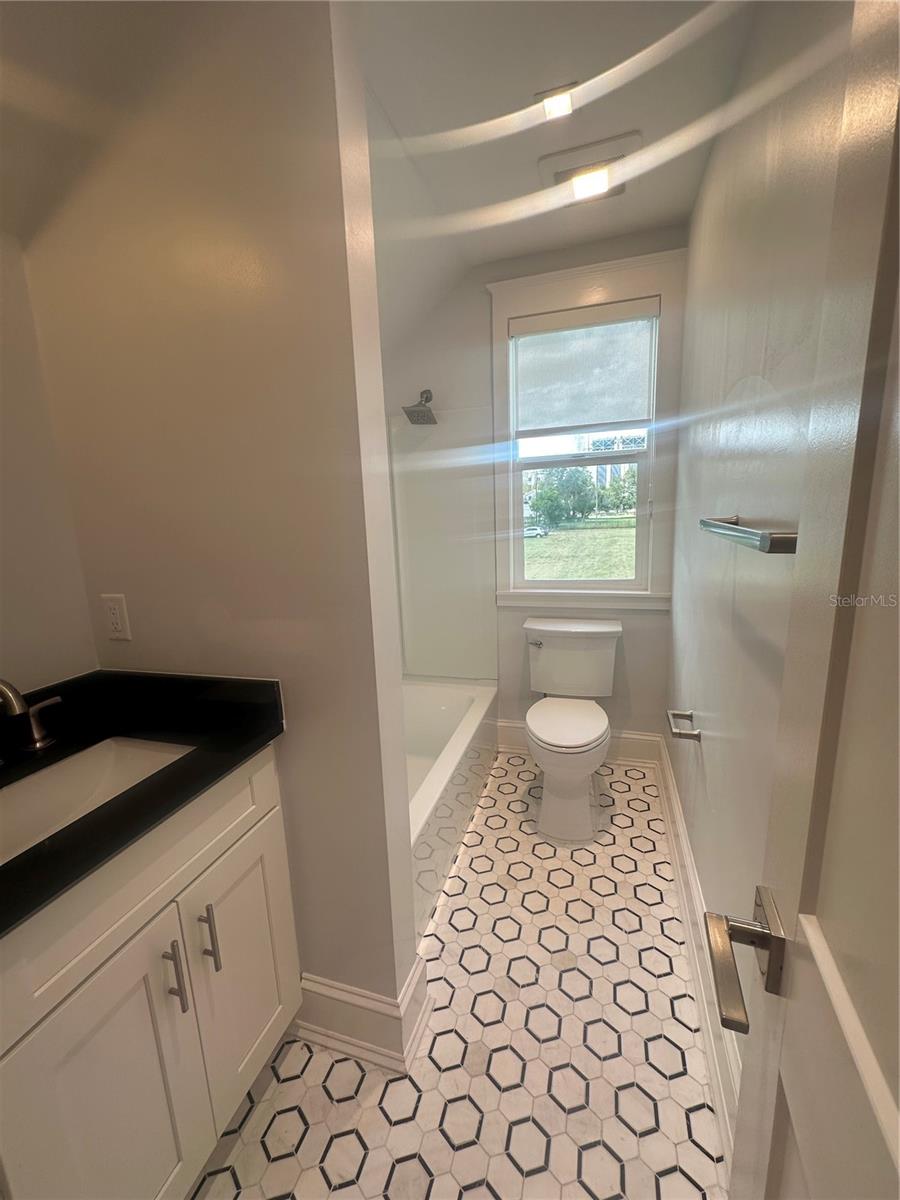 TRINITY DOWNTOWN REP - Residential Lease