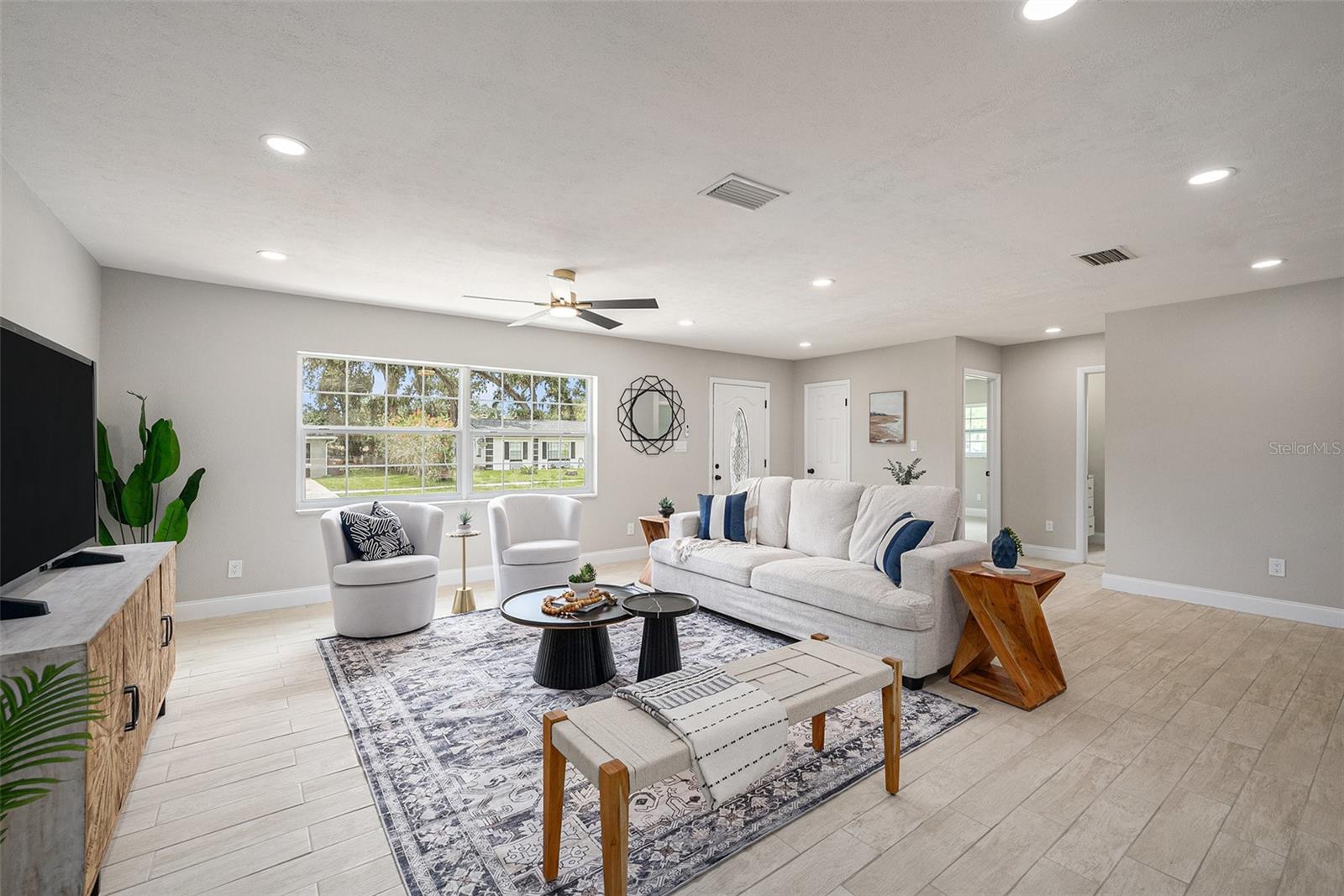 2905 FOREST CIRCLE