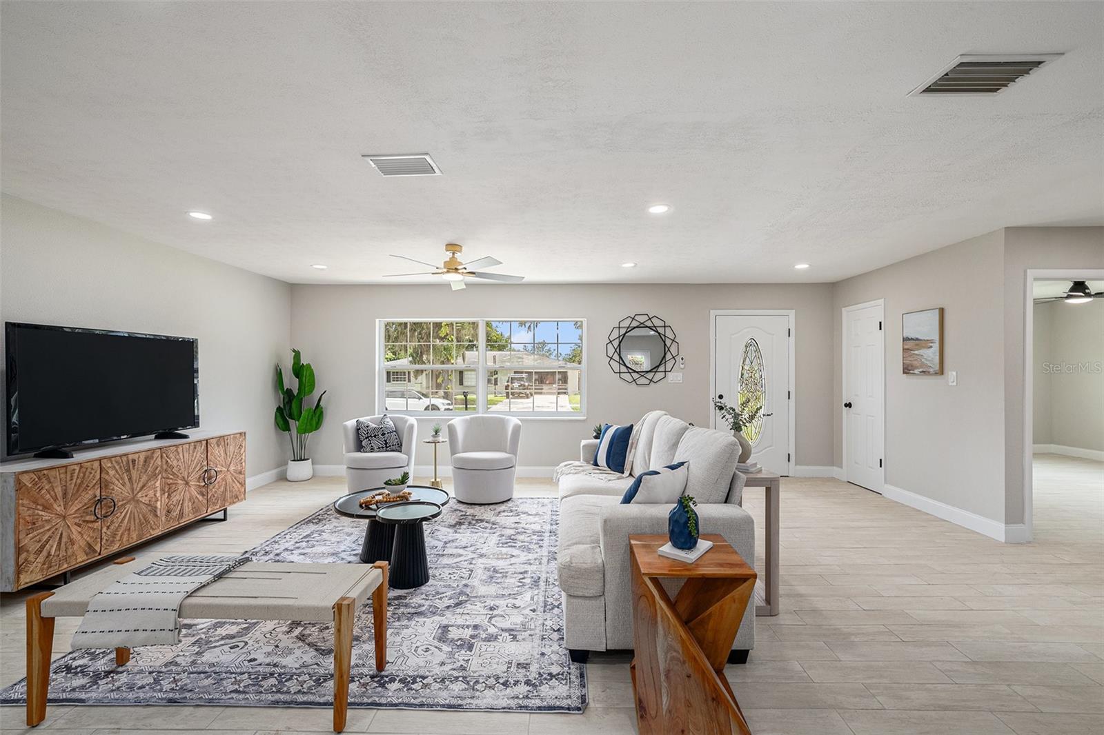 2905 FOREST CIRCLE