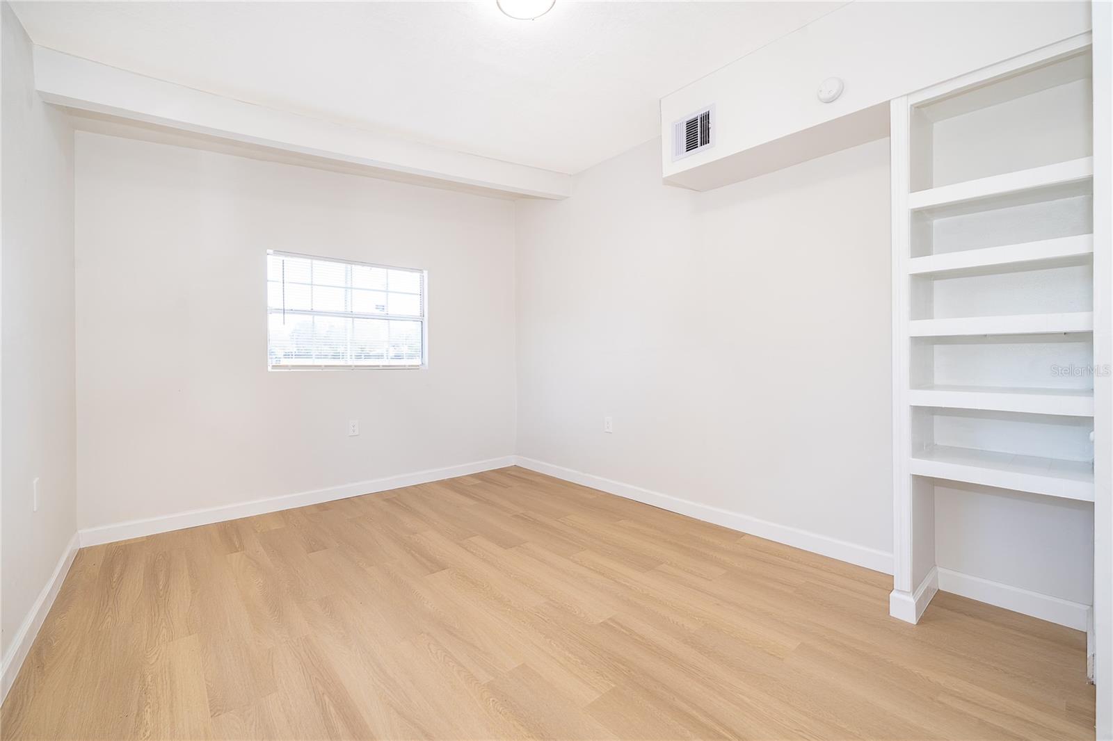 COUNTRY CLUB MANOR UNIT 1 - Residential