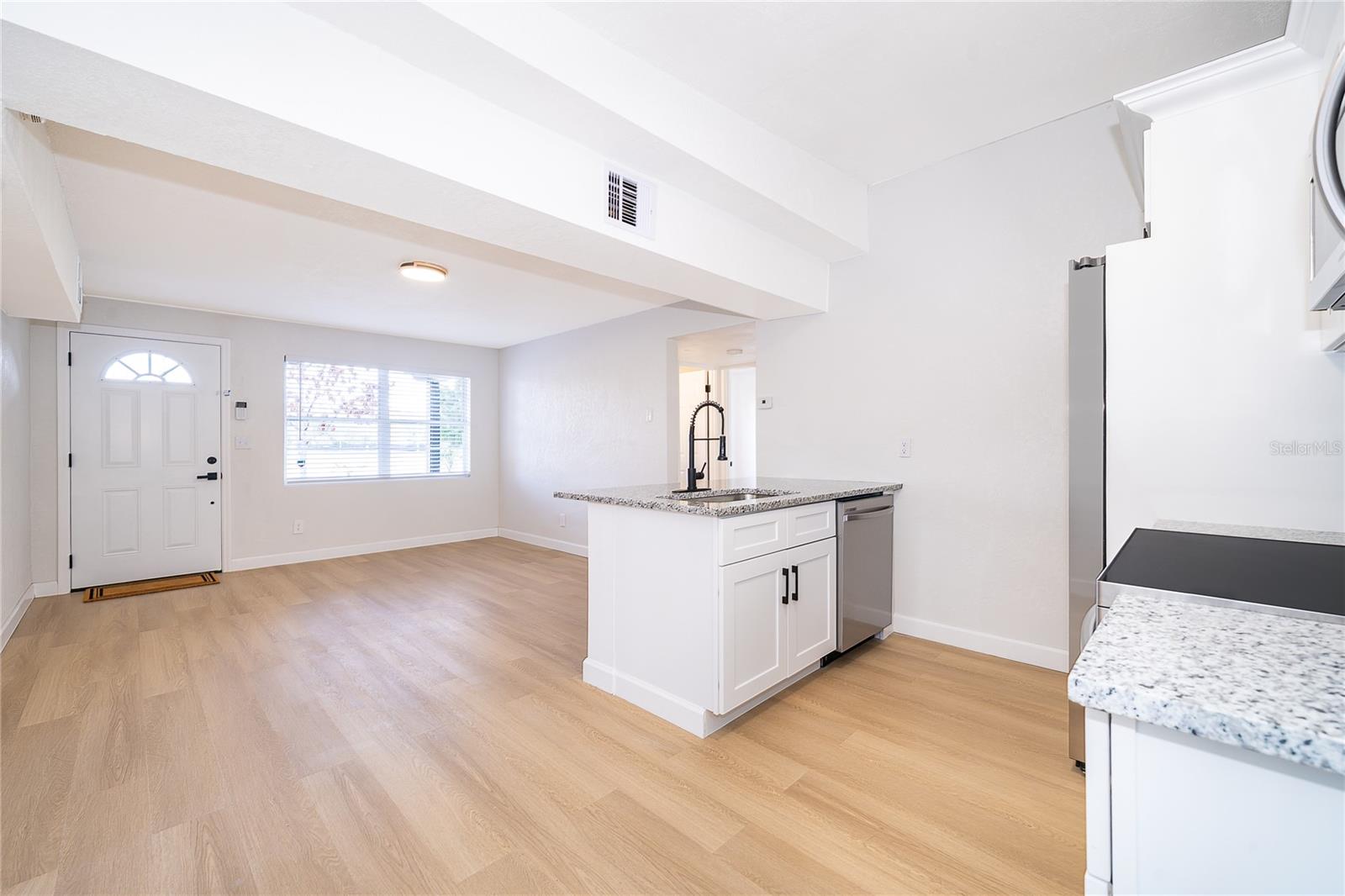 COUNTRY CLUB MANOR UNIT 1 - Residential