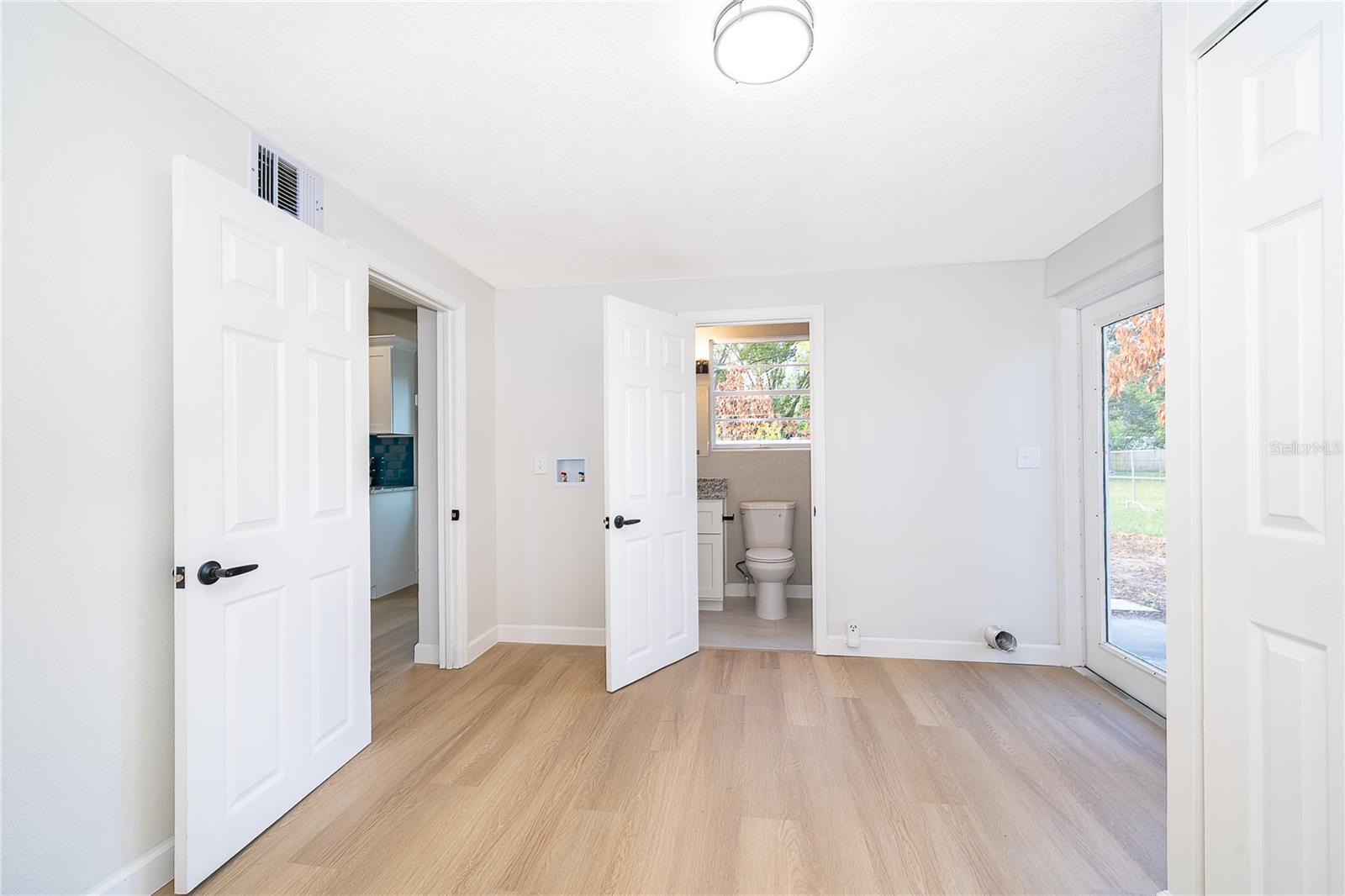 COUNTRY CLUB MANOR UNIT 1 - Residential