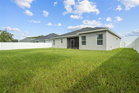 A home in LAKELAND