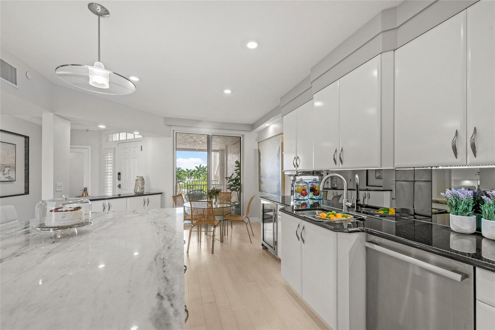 DOLPHIN BAY-SIESTA KEY SEC A - Residential