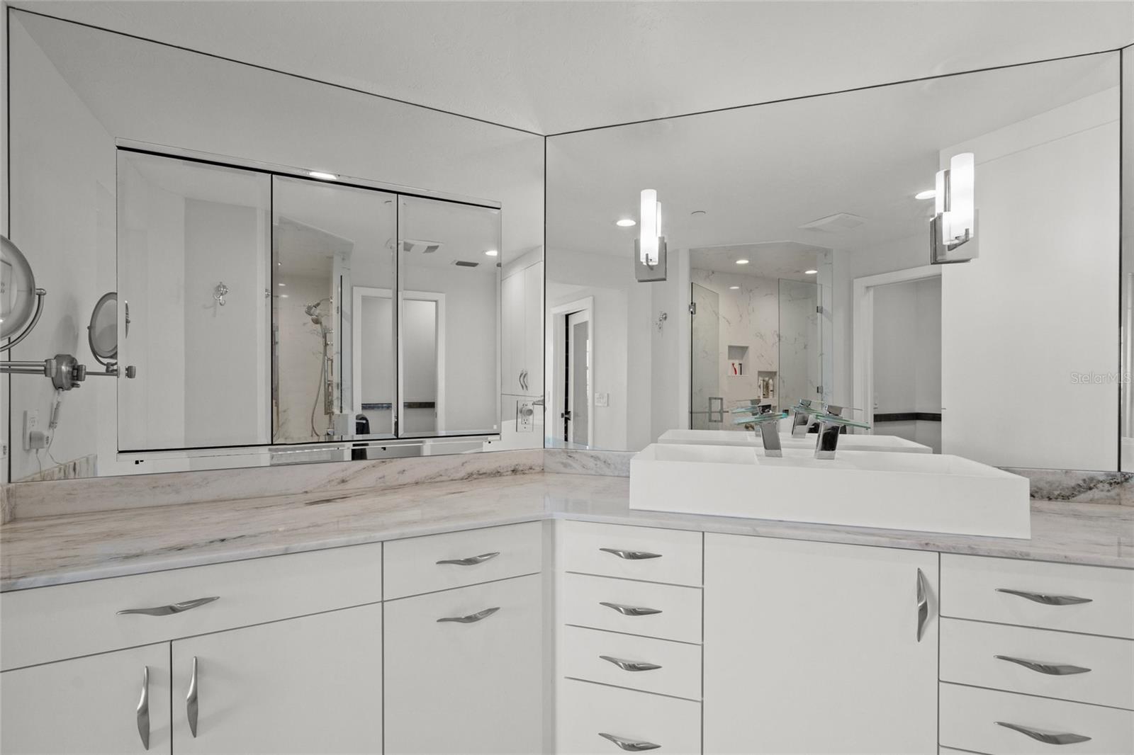 DOLPHIN BAY-SIESTA KEY SEC A - Residential