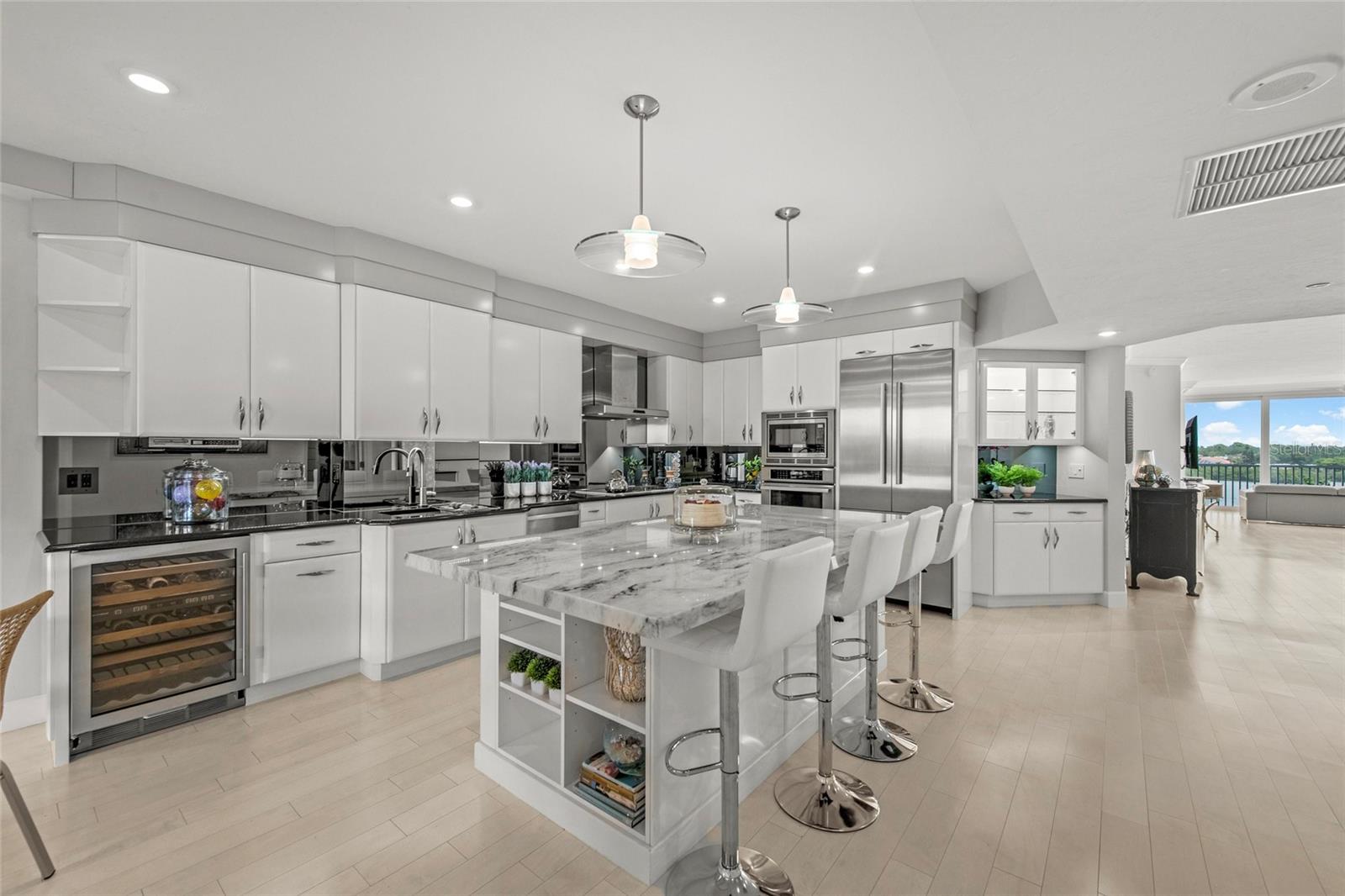 DOLPHIN BAY-SIESTA KEY SEC A - Residential