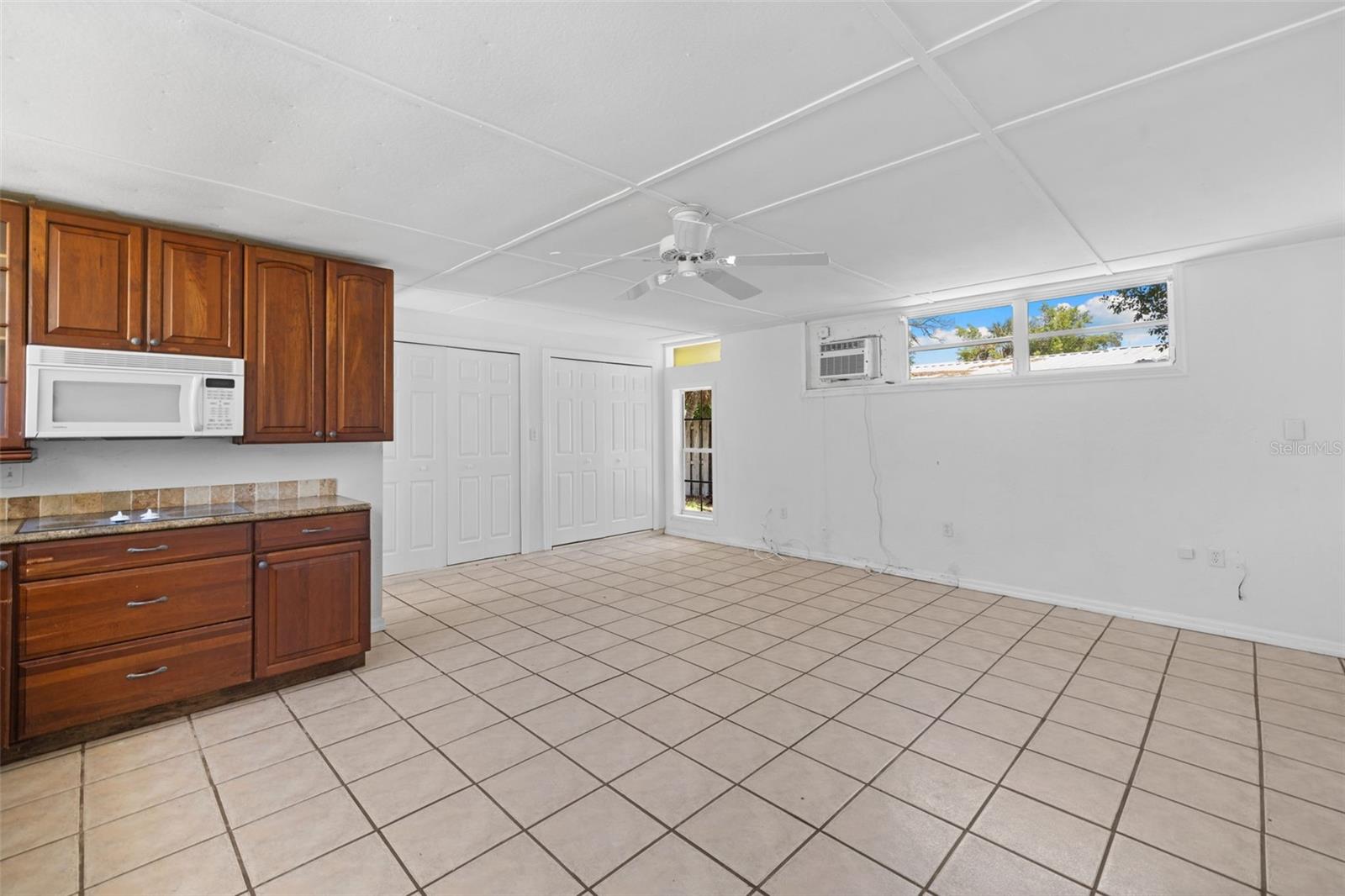 WHITFIELD COUNTRY CLUB ESTATES 1 - Residential