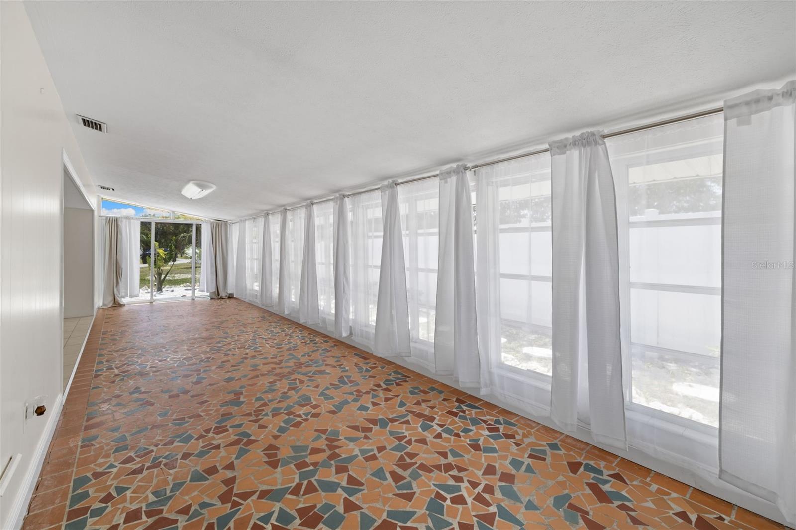 WHITFIELD COUNTRY CLUB ESTATES 1 - Residential