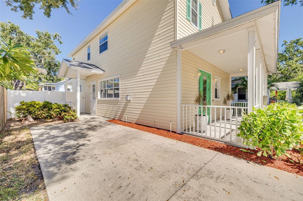 Photo of 859 23rd Avenue N, St Petersburg, FL 33704 (MLS # TB8440330)