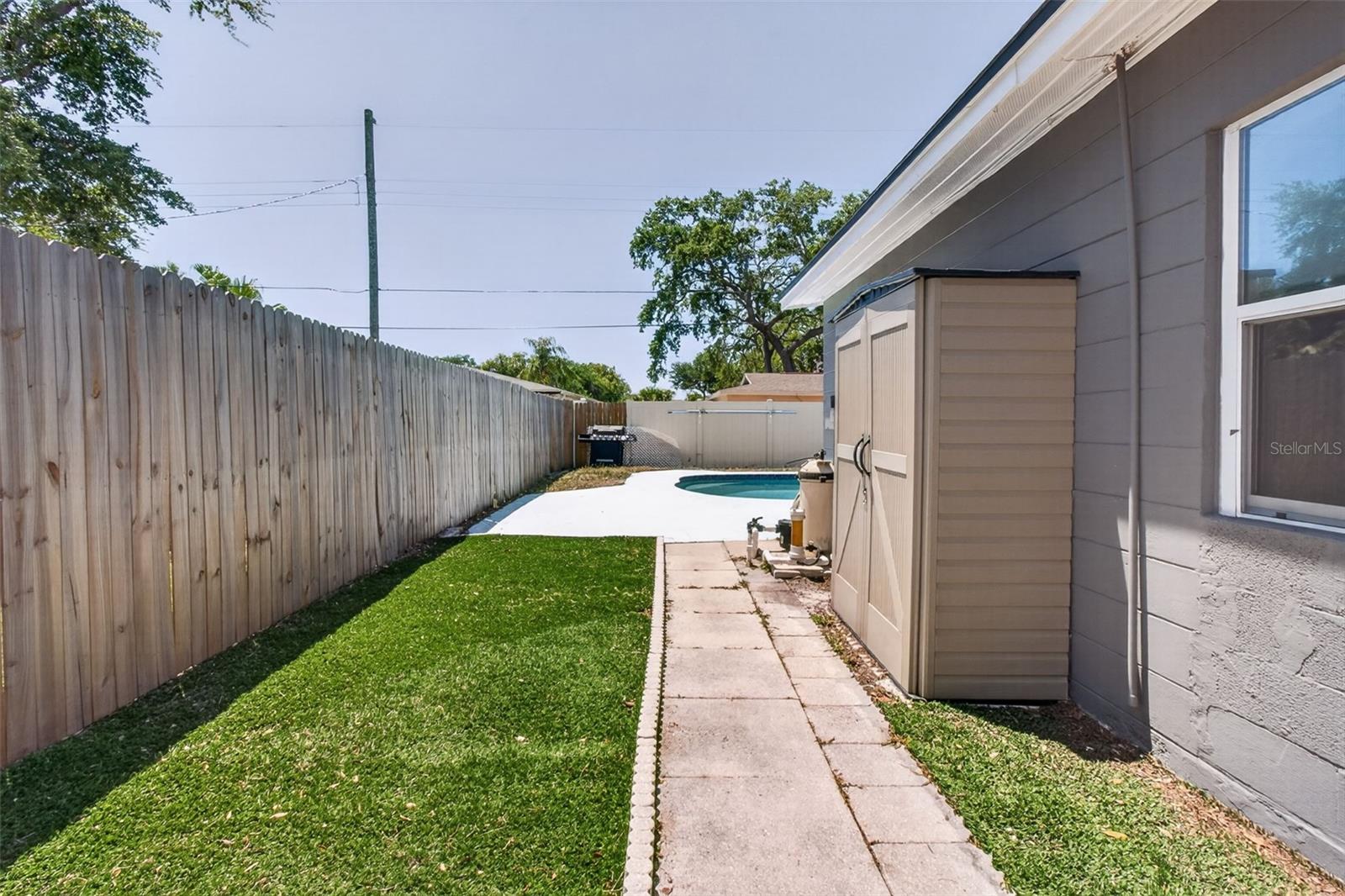 LAKE PEARL ESTATES - Residential