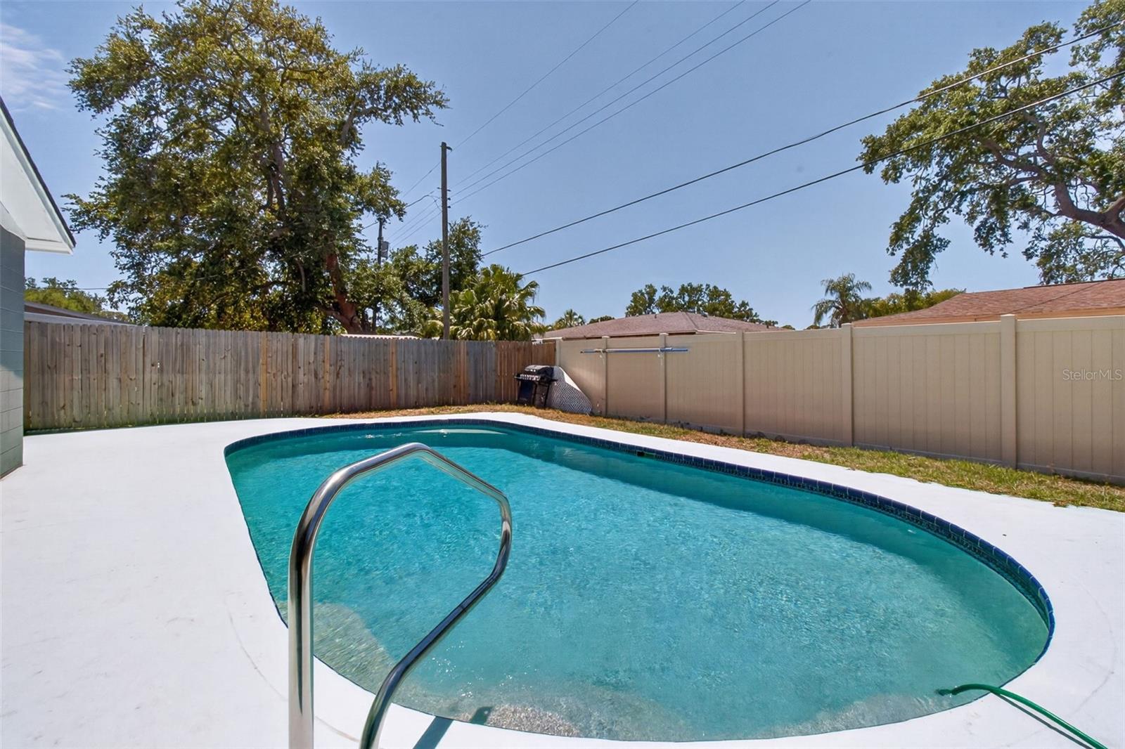 LAKE PEARL ESTATES - Residential