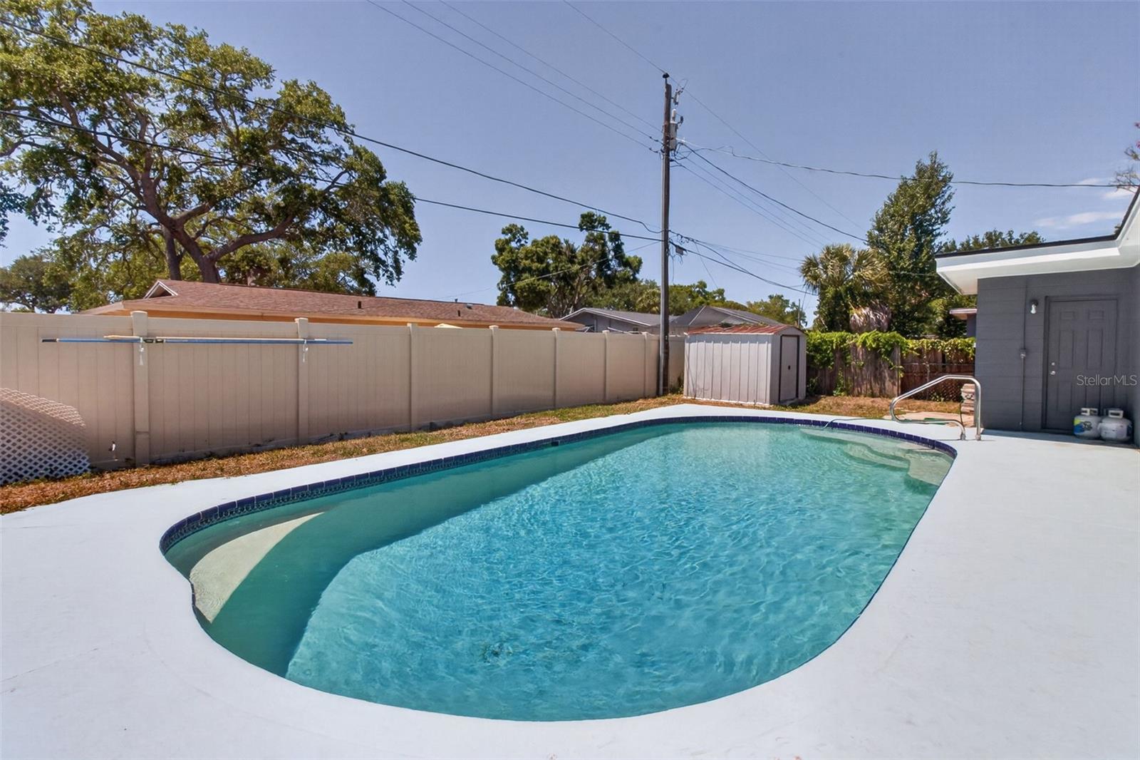 LAKE PEARL ESTATES - Residential