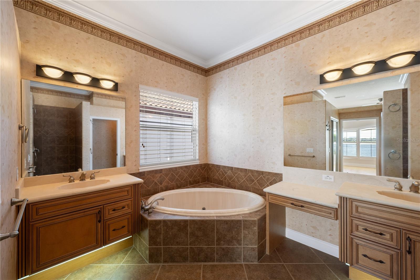 MIRABELLA AT VIZCAYA PHASE THREE - Residential