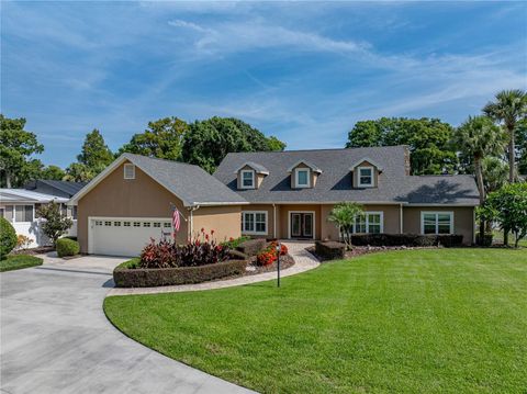 Photo of 1123 Cypress Point W, Winter Haven, FL 33884 (MLS # P4934938)