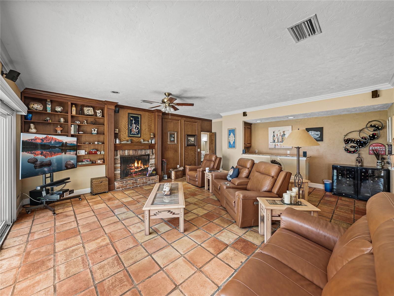 CYPRESS POINT - Residential