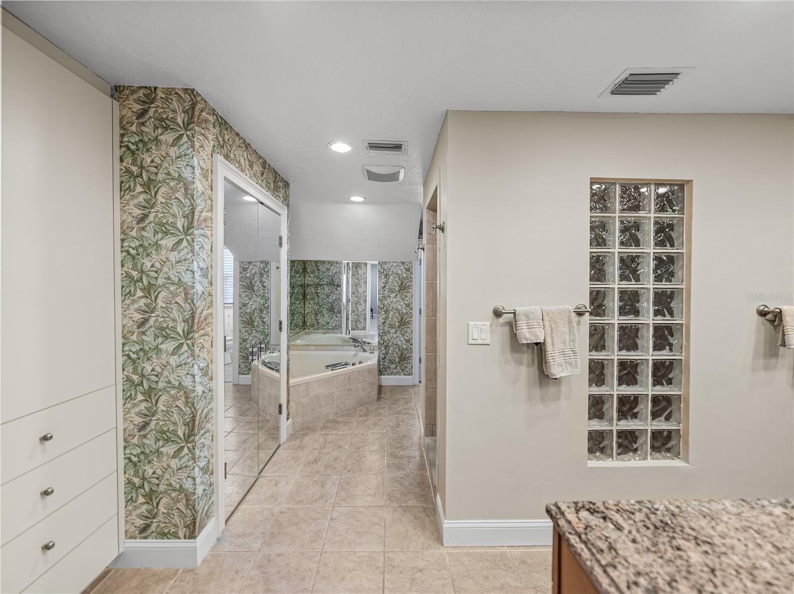 CYPRESS POINT - Residential