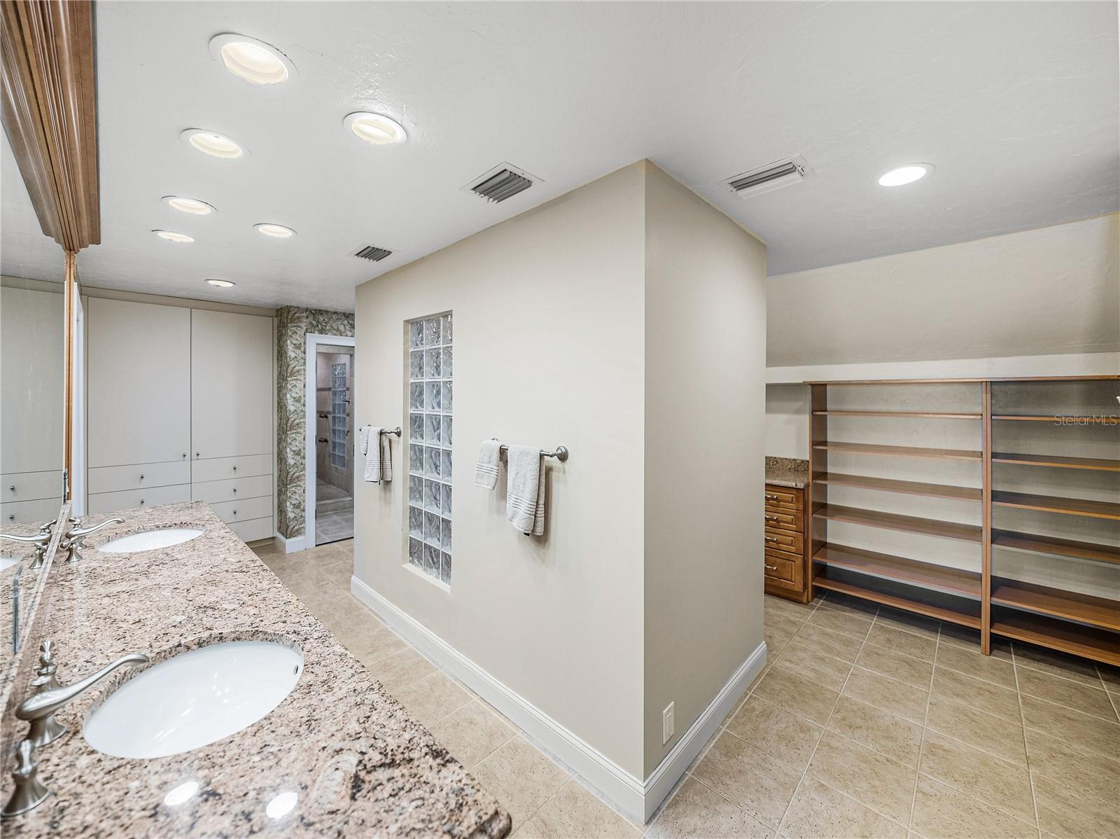 CYPRESS POINT - Residential