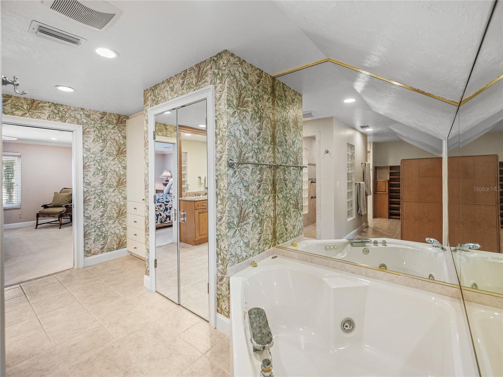 CYPRESS POINT - Residential