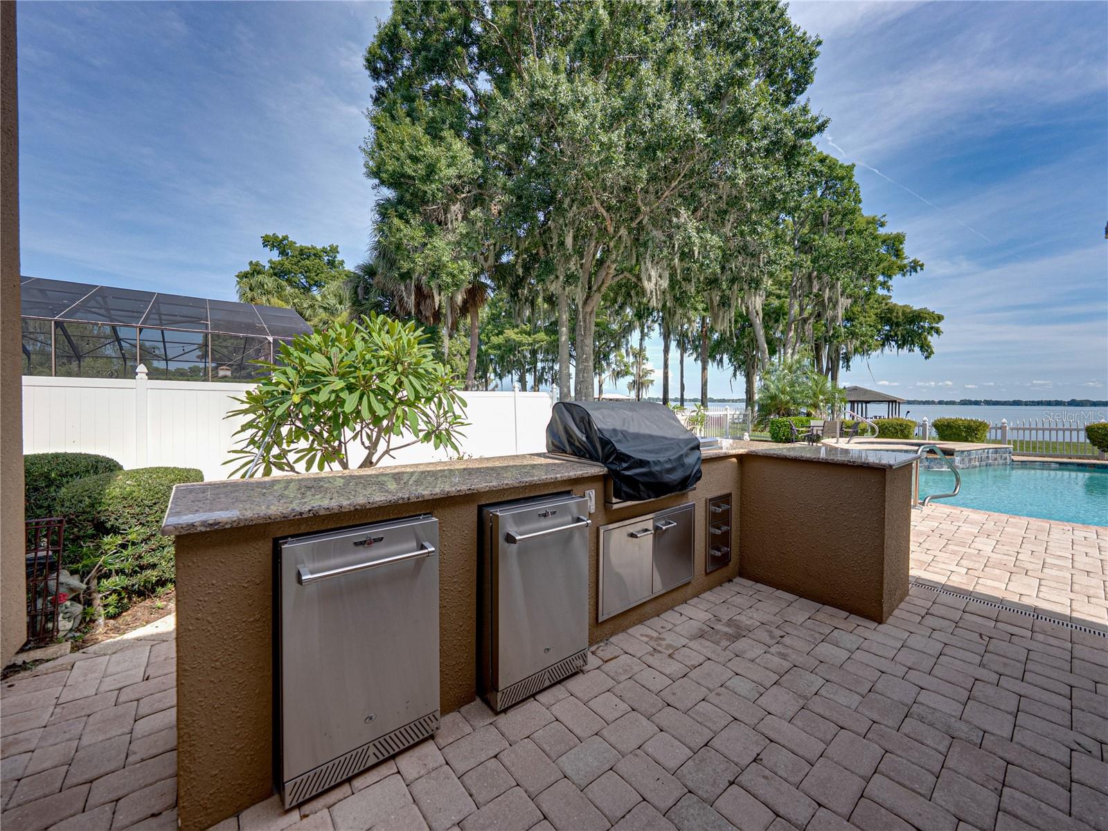CYPRESS POINT - Residential