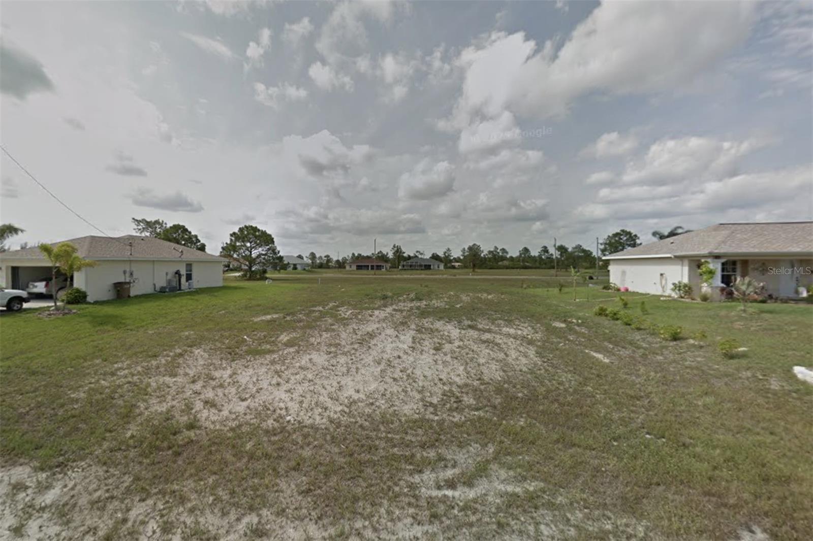CAPE CORAL - Land