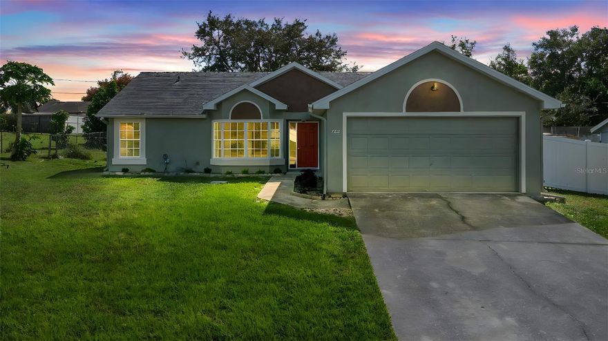 WOW! Move in Ready! Remodeled! Open floor plan with high ceilings! Great room with dining area plus eat in kitchen on back over looking screen porch  20 x 10 nice back yard too! Bath rooms and Kitchens remodeled plus all the appliances stay range, refrigerator, dishwasher, washer and dryer!  Nice Location just a few minutes from shopping and 10 Min to I-4.