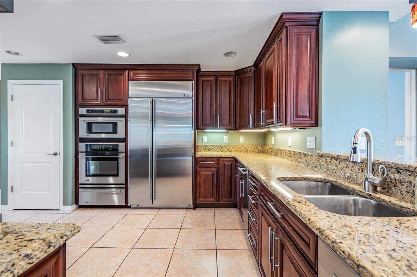 VENETIAN ISLES - Residential