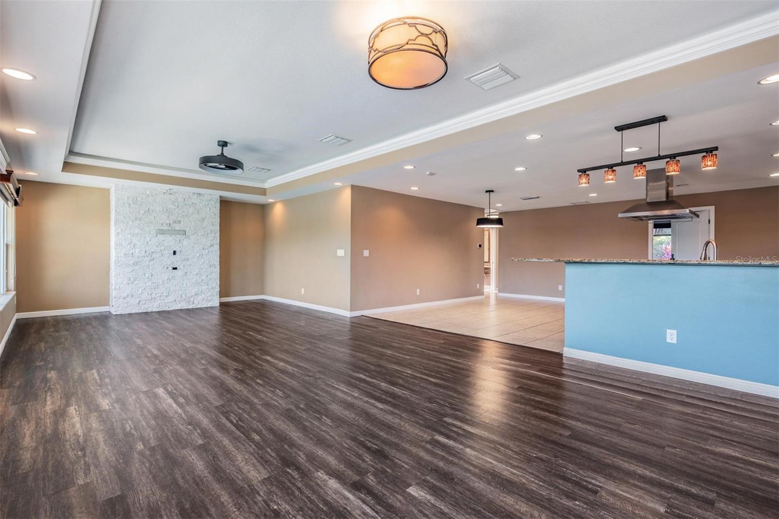 VENETIAN ISLES - Residential