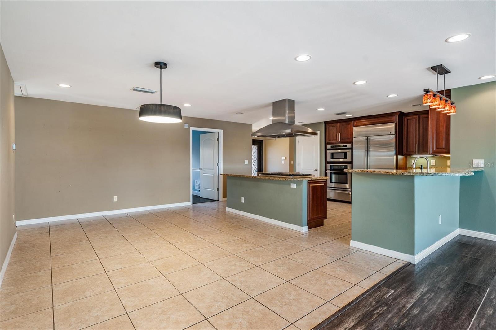 VENETIAN ISLES - Residential