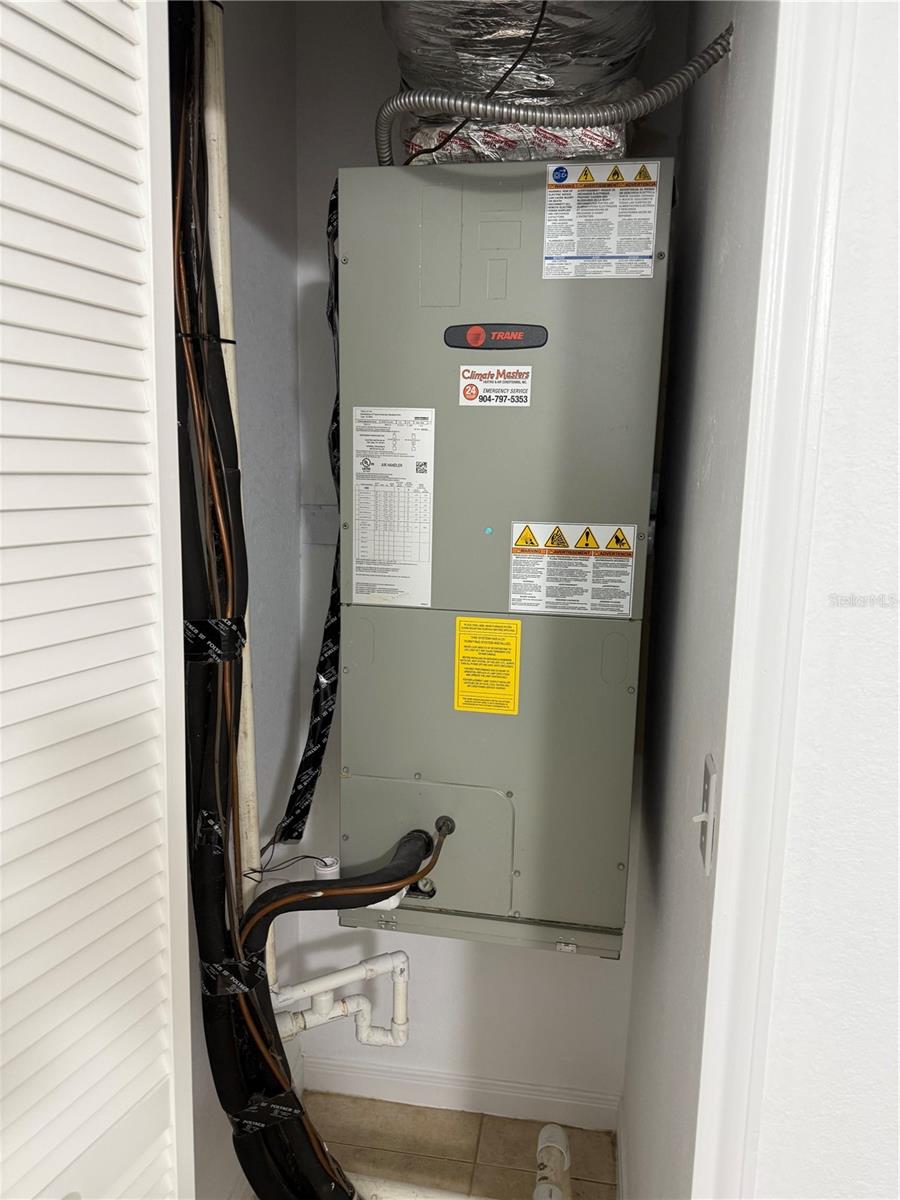 OLD TOWN VILLAGES CONDO PH 3 - Residential