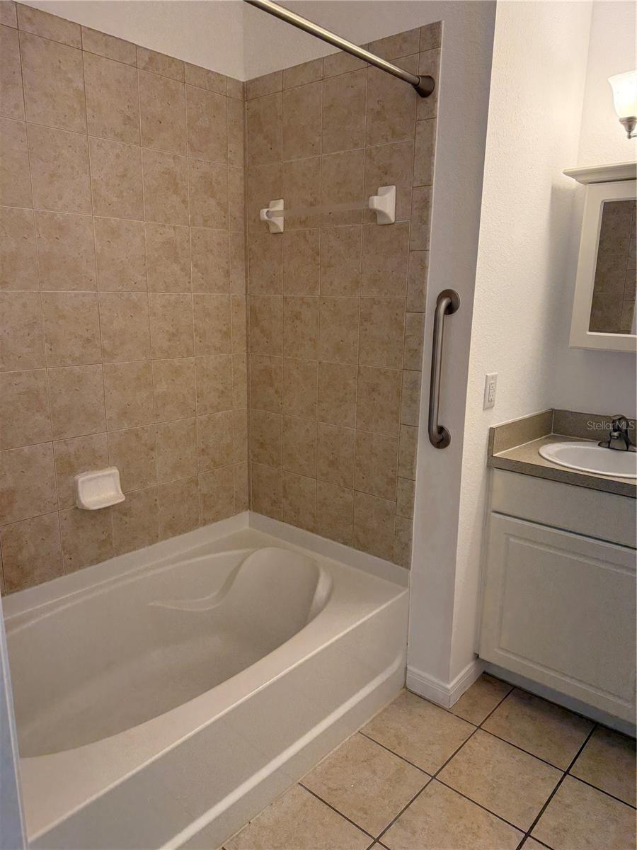 OLD TOWN VILLAGES CONDO PH 3 - Residential