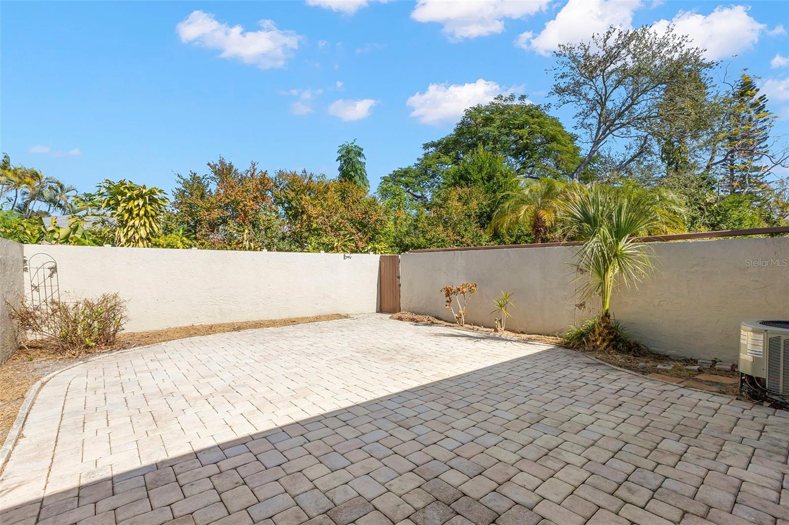 FORTY THREE WEST OAKS - Residential