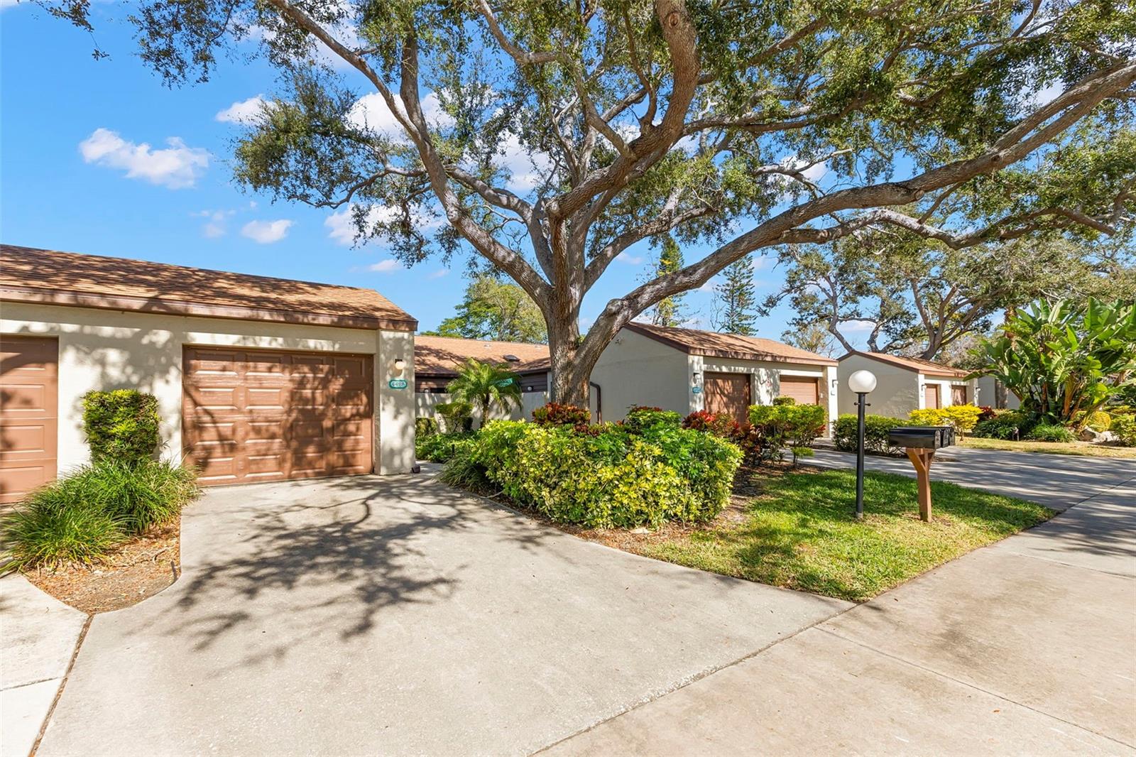 4425 PARK LAKE TERRACE N