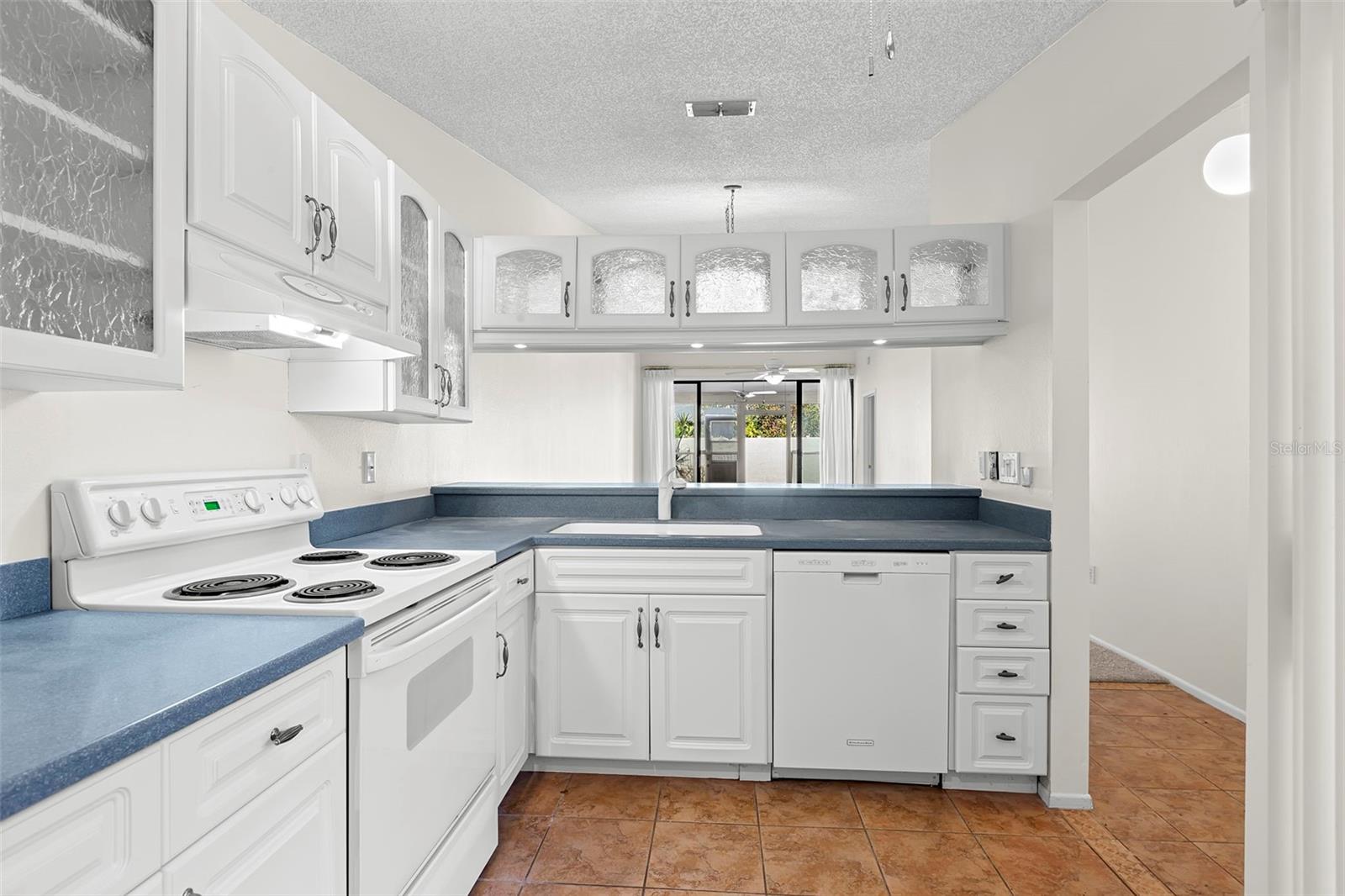 FORTY THREE WEST OAKS - Residential