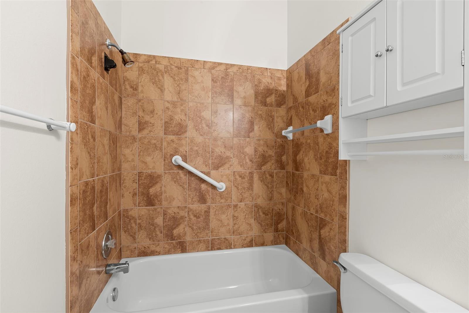 FORTY THREE WEST OAKS - Residential