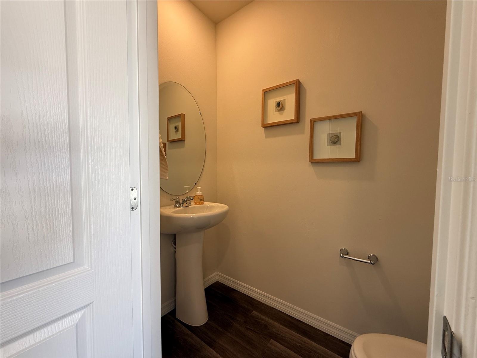 DANBURY/RIDGEWOOD LAKES - Residential Lease